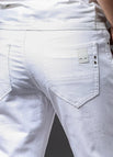 WHITE / 32